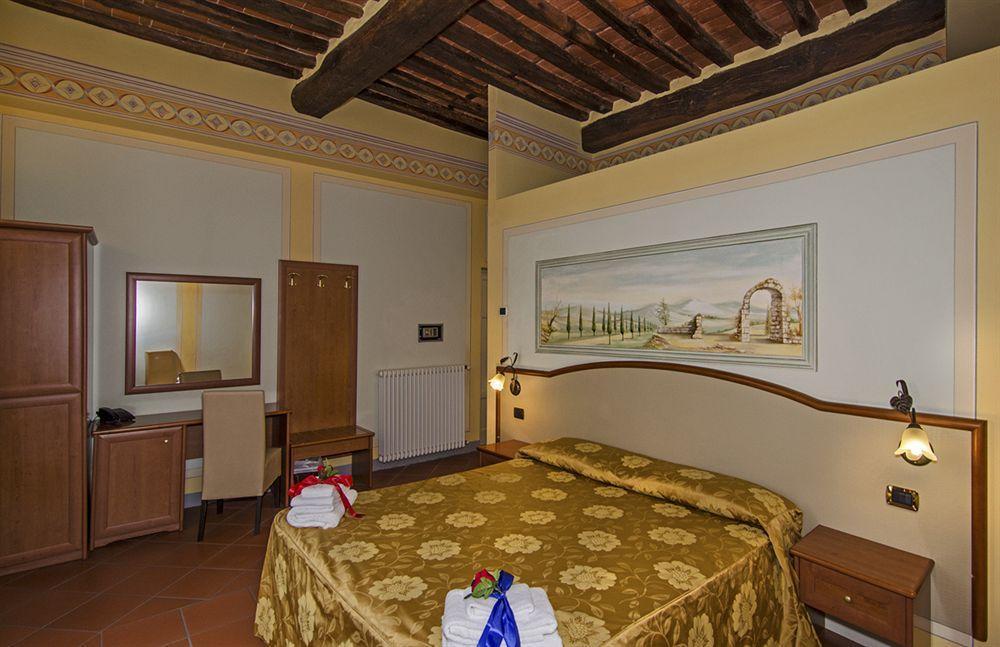 Dimora Dei Guelfi Luxury Rooms Lucca Bagian luar foto