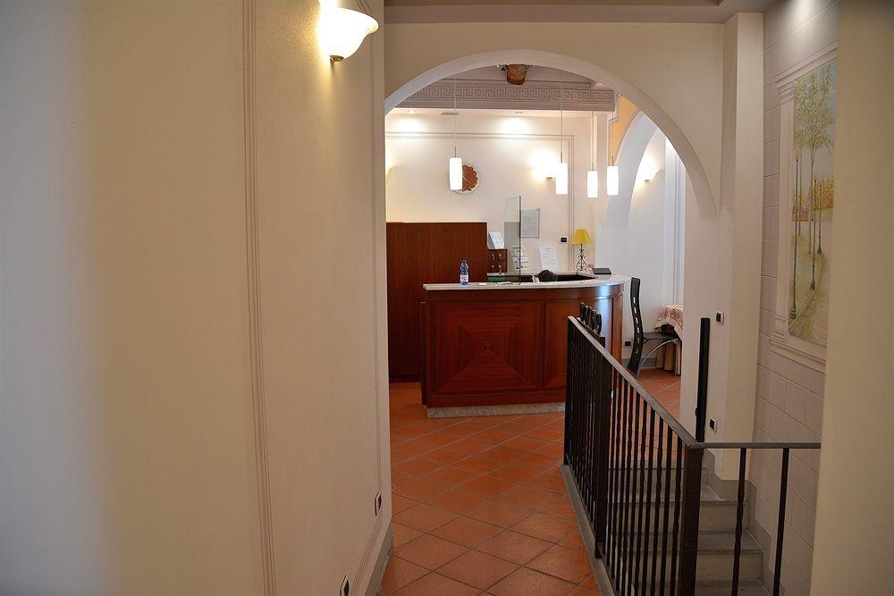 Dimora Dei Guelfi Luxury Rooms Lucca Bagian luar foto