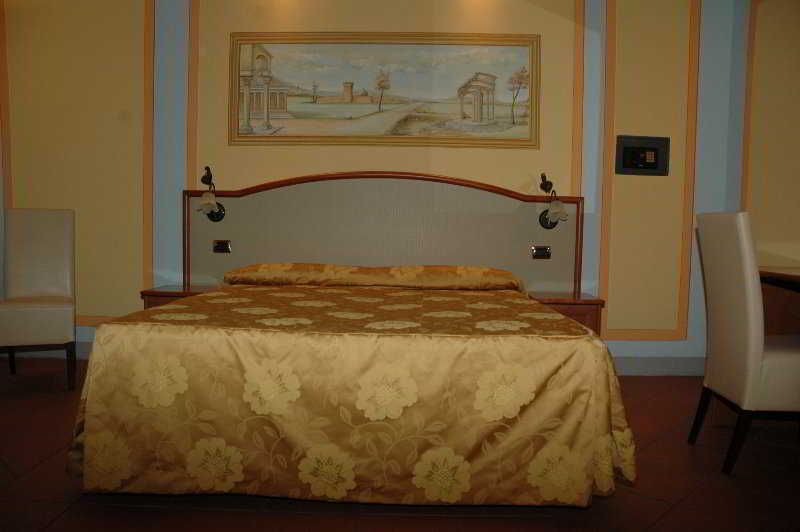 Dimora Dei Guelfi Luxury Rooms Lucca Bagian luar foto