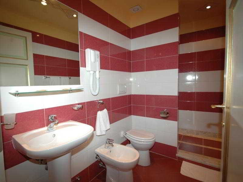 Dimora Dei Guelfi Luxury Rooms Lucca Bagian luar foto