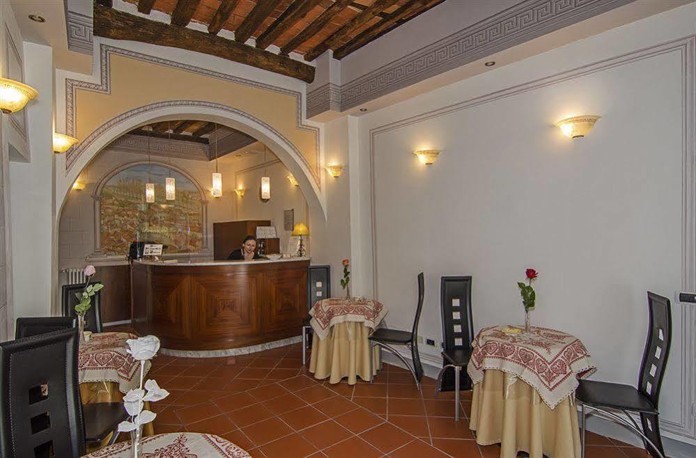 Dimora Dei Guelfi Luxury Rooms Lucca Bagian luar foto