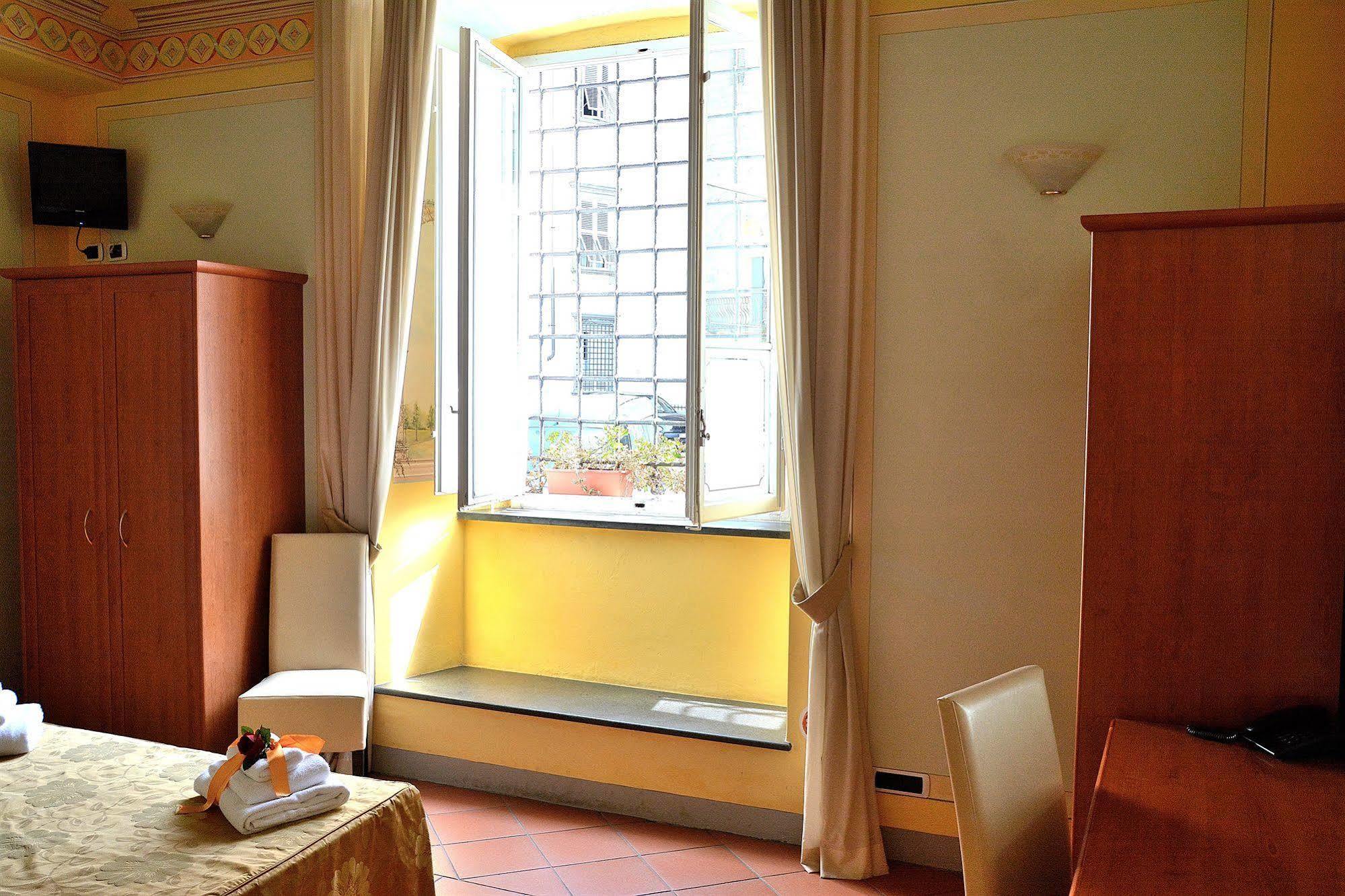 Dimora Dei Guelfi Luxury Rooms Lucca Bagian luar foto