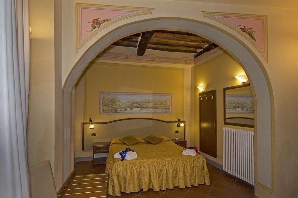 Dimora Dei Guelfi Luxury Rooms Lucca Bagian luar foto