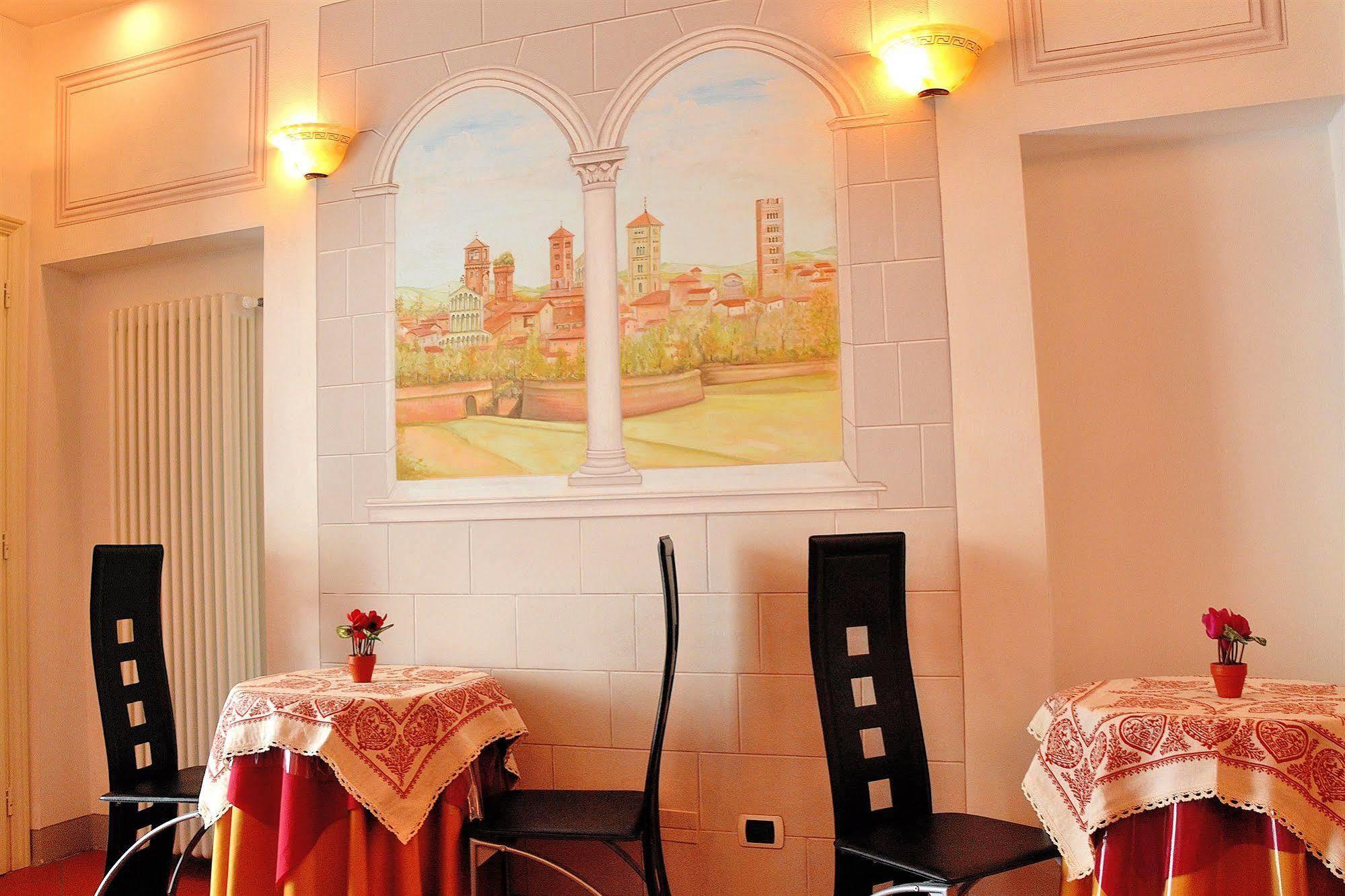 Dimora Dei Guelfi Luxury Rooms Lucca Bagian luar foto