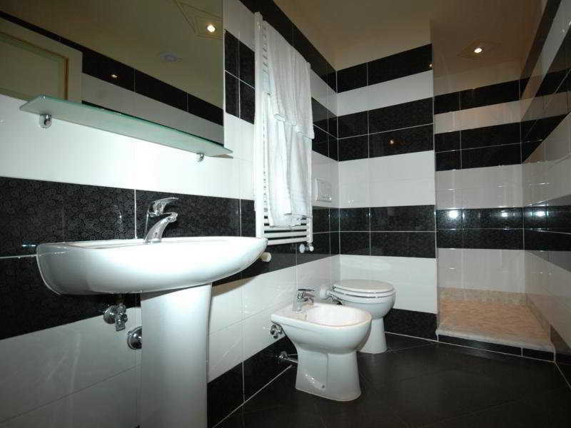 Dimora Dei Guelfi Luxury Rooms Lucca Bagian luar foto