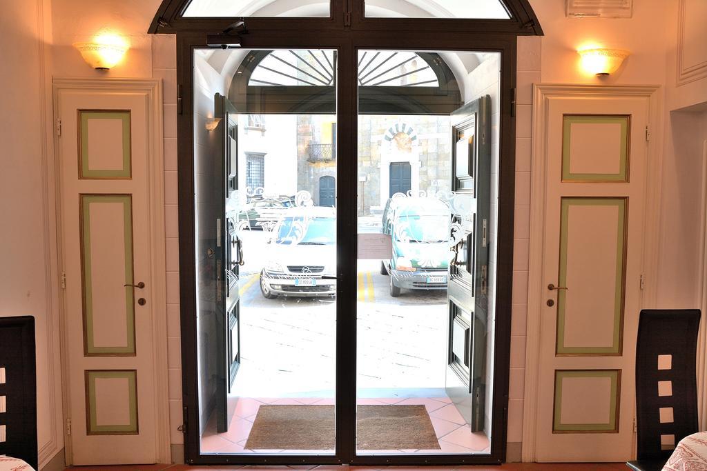 Dimora Dei Guelfi Luxury Rooms Lucca Bagian luar foto