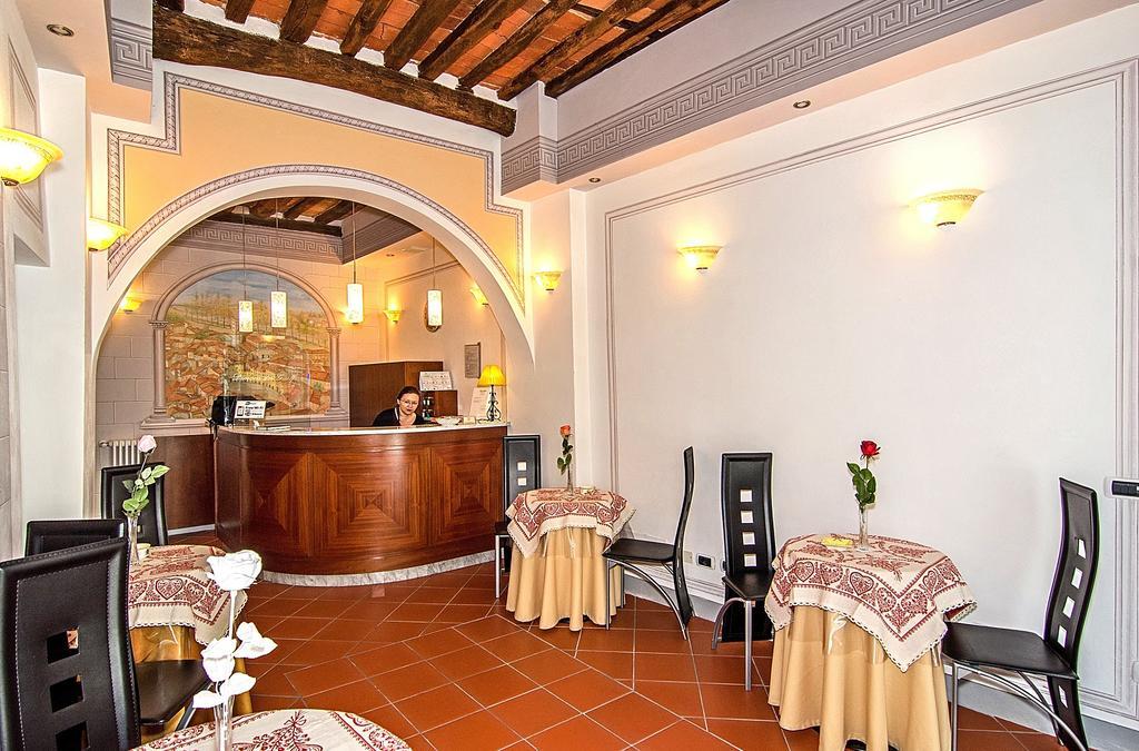 Dimora Dei Guelfi Luxury Rooms Lucca Bagian luar foto